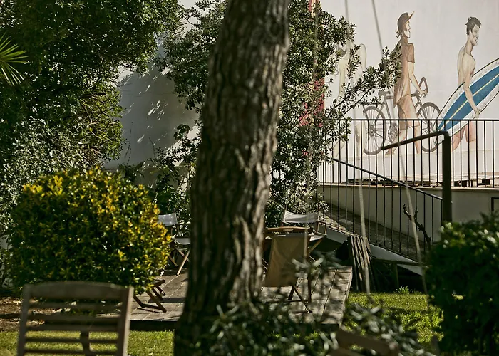 Amar & Πανσιόν 2*