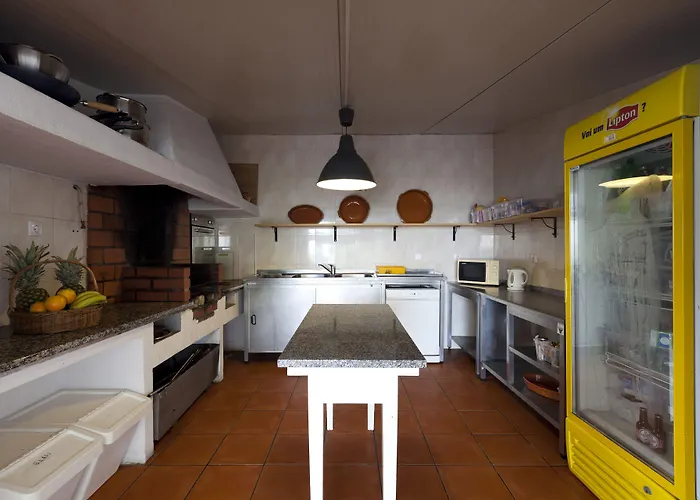 Amar & 2* אריסרייה